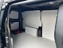 Opel Vivaro-e Electric L3 75 kWh 136pk | STX SPORT | Lederen bekleding STX | STX Pakket | Dakspoiler | Sideskirts | 18 inch zwarte velgen | City Pakket | Comfort Pakket | Exterieur Pakket | Full ECO LED verlichting | Winter Pakket | Houten afwerking laadruimte | Scheidingswand comfort met raam | Reservewiel | van €53.758 voor €42.995 ex. BTW rijklaar | N306810