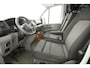 Volkswagen Crafter 2.0 TDI L3H3 140PK | 3000kg Trekgew. | Airco | Cruise | Camera | Carplay | 3 Zits