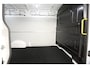 Volkswagen Crafter 2.0 TDI L3H3 140PK | 3000kg Trekgew. | Airco | Cruise | Camera | Carplay | 3 Zits