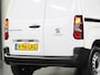 Peugeot e-Partner 136PK L1 50 kWh | NIEUW!! | AUTOMAAT | AppleCarPlay/AndroidAuto | Armsteun | Stoel/Stuurverwarming | Camera | Climate Control | Cruise Control | Parkeersensoren |
