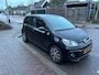 Volkswagen Up! 1.0 BMT high up! | 75 PK | Automaat | Achteruitrij Camera | Stoelverwarming | Parkeersensoren | Climatronic (Automatishe Airco) | Maps + More
