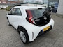 Toyota Aygo X PLAY APPLE/ANDROID AIRCO AD-CRUISE CAMERA BLUETOOTH NL-AUTO DEALER-ONDERHOUDEN
