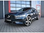 Volvo V60 2.0 T6 Recharge AWD R-Design | Pano | Leder | Memory | 360 | Stoelverwarming Voor&Achter | Stoelventilatie | Harmon Kardon | Stuurwielverwarming | Zwenkbare trekhaak | Carplay | Ambient | Led | 19'' | ACC | Lane Assist | Keyless