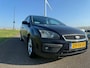 Ford Focus 1.6-16V Futura incl nieuwe apk ! leuke auto!