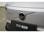 Volvo ES90 Single Motor Ext. R. Ultra Launch Edition 92 kWh | Luchtvering | Elektrochromatisch panoramadak | Geventileerde voor- en achterstoelen | Premium audio by Bowers & Wilkins | Pilot assist | 22 inch. lichtmetalen velgen | Stoel- /stuurwielverwarming | Verwarmde achterbank