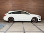 Mercedes-Benz CLA Shooting Brake 200 AMG OrangeArt Night Edition | Exclusive-pakket | PANO | Ambient | Parkeerhulp |