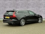 Volvo V60 2.0 T8 Twin Engine AWD Momentum Pro | Adaptieve Cruise Control | Panoramadak | Donker Glas | Parkeersensoren Voor en Achter | Stoel en Stuurverwarming |