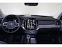 Volvo XC90 T8 Recharge AWD Ultra Dark - Luchtvering - Panorama/schuifdak - IntelliSafe Assist & Surround - 360º Camera - Bowers & Wilkins audio - Adaptieve LED koplampen - Verwarmde voorstoelen, stuur & achterbank - Parkeersensoren voor & achter - Elektr. bedienb. voorstoelen met geheugen - Geventileerde voorstoelen - Head up display - Draadloze tel. lader - Extra getint glas - Elektr. inklapbare trekhaak - 22' LMV