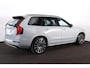Volvo XC90 T8 Recharge AWD Ultra Dark - Luchtvering - Panorama/schuifdak - IntelliSafe Assist & Surround - 360º Camera - Bowers & Wilkins audio - Adaptieve LED koplampen - Verwarmde voorstoelen, stuur & achterbank - Parkeersensoren voor & achter - Elektr. bedienb. voorstoelen met geheugen - Geventileerde voorstoelen - Head up display - Draadloze tel. lader - Extra getint glas - Elektr. inklapbare trekhaak - 22' LMV