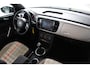 Volkswagen Beetle Cabriolet 1.2 TSI Design BlueMotion Navigatie | Dodehoekassistent | Stoelverwarming | 18" Velgen