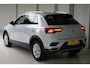 Volkswagen T-Roc 1.5 TSI Style Navigatie | Inklapbare spiegels | Climate Control | Privacy Glass