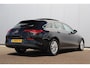 Mercedes-Benz CLA Shooting Brake 180 Business Solution Automaat Panoramadak Widescreen Full LED Stoelverwarming Navigatie Achteruitrijcamera Clima Cruise Control