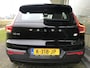 Volvo XC40 Recharge P8 AWD R-Design | Rijklaar incl 12 mnd Bovag | SoH 94% Parkeersensoren Roofrails BLIS Keyless + sensor