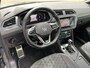 Volkswagen Tiguan 1.4 TSI eHybrid R-Line Business+ / Digitaal dashboard / Pano / Navigatie / App connect / Camera / Parkeersensoren V+A / Zwenkbare trekhaak / P4