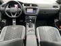 Volkswagen Tiguan 1.4 TSI eHybrid R-Line Business+ / Digitaal dashboard / Pano / Navigatie / App connect / Camera / Parkeersensoren V+A / Zwenkbare trekhaak / P4