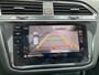 Volkswagen Tiguan 1.4 TSI eHybrid R-Line Business+ / Digitaal dashboard / Pano / Navigatie / App connect / Camera / Parkeersensoren V+A / Zwenkbare trekhaak / P4
