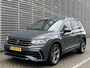 Volkswagen Tiguan 1.4 TSI eHybrid R-Line Business+ / Digitaal dashboard / Pano / Navigatie / App connect / Camera / Parkeersensoren V+A / Zwenkbare trekhaak / P4