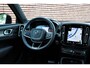 Volvo XC40 T5 Recharge R-Design | Standkachel | Harman Kardon | 20'' Lichtmetalen Velgen | Verwarmbare Voorstoelen | Trekhaak | Getint Glas | Parkeercamera | Volvo On Call | Actieve Bochtverlichting | BLIS | Power Seats | Draadloze Oplader Telefoon
