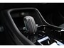 Volvo XC40 T5 Recharge R-Design | Standkachel | Harman Kardon | 20'' Lichtmetalen Velgen | Verwarmbare Voorstoelen | Trekhaak | Getint Glas | Parkeercamera | Volvo On Call | Actieve Bochtverlichting | BLIS | Power Seats | Draadloze Oplader Telefoon