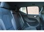 Volvo XC40 T5 Recharge R-Design | Standkachel | Harman Kardon | 20'' Lichtmetalen Velgen | Verwarmbare Voorstoelen | Trekhaak | Getint Glas | Parkeercamera | Volvo On Call | Actieve Bochtverlichting | BLIS | Power Seats | Draadloze Oplader Telefoon