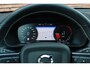 Volvo XC40 T5 Recharge R-Design | Standkachel | Harman Kardon | 20'' Lichtmetalen Velgen | Verwarmbare Voorstoelen | Trekhaak | Getint Glas | Parkeercamera | Volvo On Call | Actieve Bochtverlichting | BLIS | Power Seats | Draadloze Oplader Telefoon