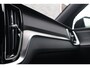 Volvo V60 2.0 T8 Plug-in Hybrid AWD Plus Dark | Long Range PHEV | Panoramadak | Lichtmetalen Velgen 19 inch | BLIS | Cruise Control Adaptief | Elektrisch Verstelbare Voorstoelen | Harman Kardon Audio | Sportstoelen