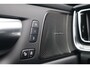Volvo V60 2.0 T8 Plug-in Hybrid AWD Plus Dark | Long Range PHEV | Panoramadak | Lichtmetalen Velgen 19 inch | BLIS | Cruise Control Adaptief | Elektrisch Verstelbare Voorstoelen | Harman Kardon Audio | Sportstoelen