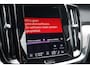 Volvo V60 2.0 T8 Plug-in Hybrid AWD Plus Dark | Long Range PHEV | Panoramadak | Lichtmetalen Velgen 19 inch | BLIS | Cruise Control Adaptief | Elektrisch Verstelbare Voorstoelen | Harman Kardon Audio | Sportstoelen