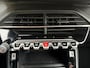 Peugeot 2008 1.2 Hybrid 145 Allure | Climate & Cruise Control | Parkeersensoren voor + achter | AppleCarplay/Android Auto