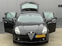 Alfa Romeo Giulietta 1.4 T Distinctive Lusso Automaat - Nero Ertna - Chique