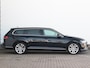 Volkswagen Passat Variant 1.5 TSI Elegance Business R | Afneembare trekhaak | Stoelverwarming | Achteruitrijcamera | Verwarmbare voorruit |