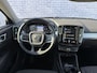 Volvo XC40 1.5 T4 Recharge R-Design Expression | Trekhaak | 360º Camera | Verwarmde Voorstoelen en Achterbank | Stuurverwarming | Navigatie | Keyless Entry | BLIS |