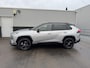 Toyota RAV4 2.5 Hybrid Bi-Tone Schuif/kanteldak, Navigatie, Vol Leder, JBL, Stoelverwarming, Achteruitrijcamera, Parkeersensoren
