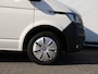 Volkswagen Transporter 2.0 TDI 110 pk L2H1 28 Comfortline | Airco | Cruise control | Navigatie via App connect | Bijrijders bank | Imperiaal  | Trekhaak | Betimmering laadruimte |