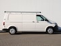 Volkswagen Transporter 2.0 TDI 110 pk L2H1 28 Comfortline | Airco | Cruise control | Navigatie via App connect | Bijrijders bank | Imperiaal  | Trekhaak | Betimmering laadruimte |
