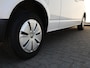 Volkswagen Transporter 2.0 TDI 110 pk L2H1 28 Comfortline | Airco | Cruise control | Navigatie via App connect | Bijrijders bank | Imperiaal  | Trekhaak | Betimmering laadruimte |