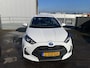 Toyota Yaris 1.5 Hybrid Active Nette Nederlandse auto, achteruitrij camera, navigatie Apple CarPlay/Android Auto, cruise control adaptief