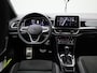 Volkswagen T-Roc 1.5 TSI R-Line 150 PK | R-Line | Automaat | Stoelverwarming | Navigatie | Trekhaak | Digitale Cockpit | ErgoActive-Bestuurdersstoel Met Massage | Achteruitrijcamera |