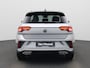 Volkswagen T-Roc 1.5 TSI R-Line 150 PK | R-Line | Automaat | Stoelverwarming | Navigatie | Trekhaak | Digitale Cockpit | ErgoActive-Bestuurdersstoel Met Massage | Achteruitrijcamera |