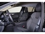 Volvo V60 T6 Plug-in hybrid AWD Core Bright - IntelliSafe Assist & Surround - 360º Camera - Harman/Kardon audio - Verwarmde voorstoelen, stuur & achterbank - Parkeersensoren voor & achter - Extra getint glas - 19' LMV
