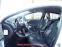 Volvo V40 2.0 T4 Business Sport R-DESIGN / CRUISE / VOORSTOELEN VERWARMD / BLUETOOTH