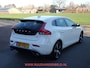 Volvo V40 2.0 T4 Business Sport R-DESIGN / CRUISE / VOORSTOELEN VERWARMD / BLUETOOTH