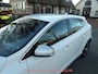 Volvo V40 2.0 T4 Business Sport R-DESIGN / CRUISE / VOORSTOELEN VERWARMD / BLUETOOTH