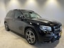 Mercedes-Benz GLB 200 Business Solution AMG | Panorama / Schuifdak | Navigatie | Android+Apple Carplay | Camera+PDC | Trekhaak |