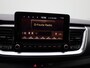 Kia Stonic 1.0 T-GDi MHEV DynamicLine | Apple Carplay / Android Auto | Parkeer sensoren | Navigatie | Camera | Sfeerverlichting | Cruise control | Climate control | DAB |