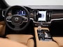 Volvo V90 T6 Plug-in hybrid AWD Ultra Dark Automaat | Panoramadak | Harman Kardon | Head-up | Leder | Navigatie | Stoel/stuurverwarming | Climate control | PDC | LMV | Schuifdak | LED | Camera | DAB |
