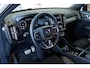 Volvo XC40 T4 Recharge R-Design | Electrische Bedienbare Voorstoelen | Panoramadak | Adaptive Cruise Control | Parkeersensoren voor + achter | Parkeercamera | Stoelverwarming | Harman Kardon Premium Audio | Volvo on Call