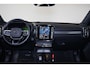 Volvo EC40 Single Motor Extended Range Plus Black Ed. 82 kWh Panoramadak - IntelliSafe Assist & Surround - Harman/Kardon audio -  360º Camera - Verwarmde voorstoelen & stuur - Parkeersensoren voor & achter - Draadloze tel. lader - Warmtepomp - 20' LMV