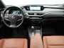 Lexus UX 300e Executive 54 kWh AUTOMAAT | LEDER | SCHUIFDAK | 360 CAMERA | PDC | CLIMA | CRUISE | NAVIGATIE | STOEL KOELING & VERWARMING | LMV | VIRTUEEL | 12 MAANDEN BOVAG GARANTIE |