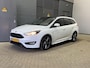 Ford Focus Wagon 1.0 ST-Line | Voorruitverwarming | PDC V+A | Getint Glas | 18 Inch | Park Assist